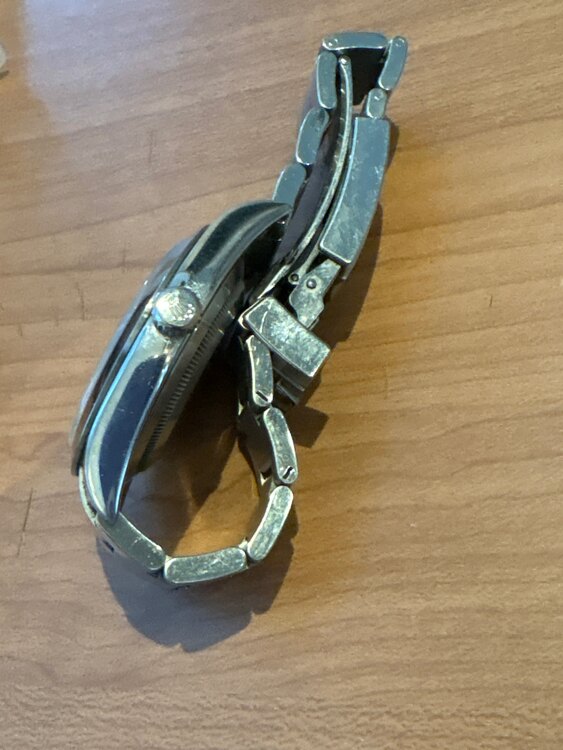 ロレックス エクスプローラー 21427（高級時計）の商品画像 - 査定依頼日：2024年12月26日 - 最高査定価格：950,000円