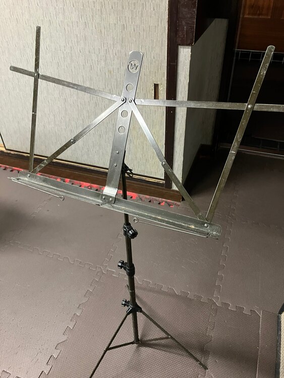 譜面台（ピアノ・楽器・PA機材）の商品画像 - 査定依頼日：2024年10月2日