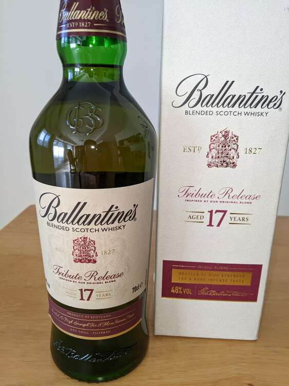 ウイスキー バランタイン （お酒）の商品画像 - 査定依頼日：2025年1月26日 - 最高査定価格：4,000円