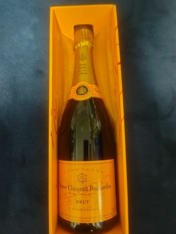 イエローラベル（お酒）の商品画像 - 査定依頼日：2025年6月16日 - 最高査定価格：4,000円