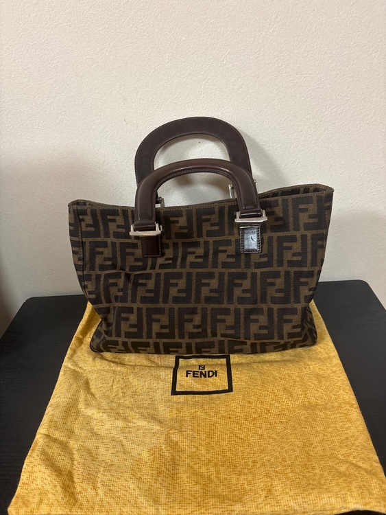 ズッカ　ハンドバッグ（ブランドバッグ）の商品画像 - 査定依頼日：2025年11月22日 - 最高査定価格：50,000円