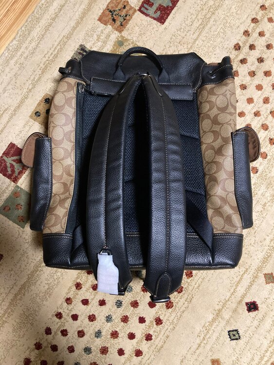 coachリュックバッグハドソン　　CB902（ブランドバッグ）の商品画像 - 査定依頼日：2025年3月31日 - 最高査定価格：20,000円