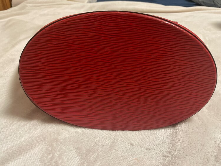 エピ　（ブランドバッグ）の商品画像 - 査定依頼日：2025年4月16日 - 最高査定価格：30,000円