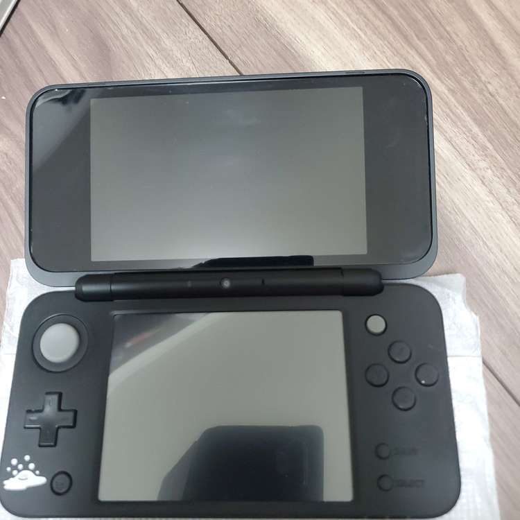 Newニンテンドー2DS LL本体 ドラゴンクエスト はぐれメタルエディション（ゲーム機本体・ゲームソフト）の商品画像 - 査定依頼日：2023年5月19日 - 最高査定価格：13,000円
