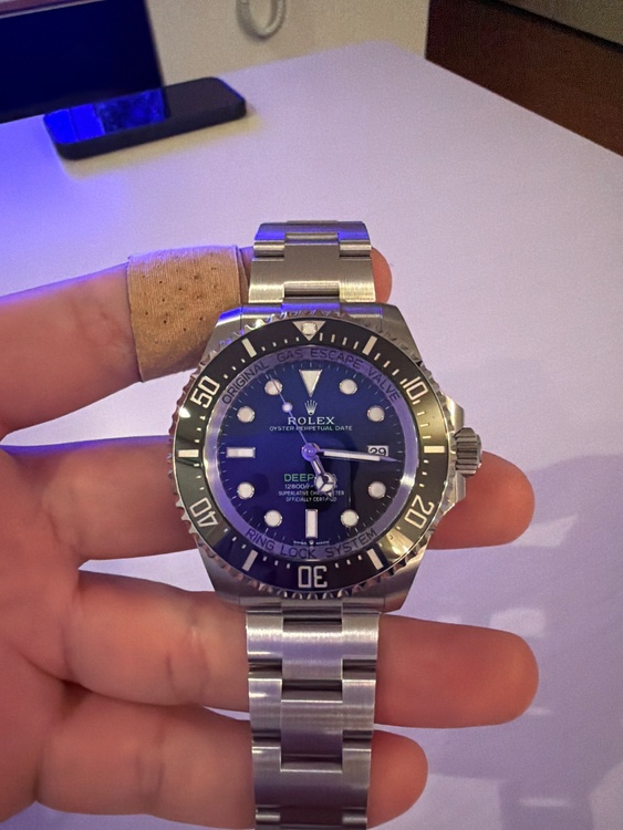 ロレックス シードゥエラー 136660Dぶる（高級時計）の商品画像 - 査定依頼日：2026年1月29日 - 最高査定価格：2,300,000円