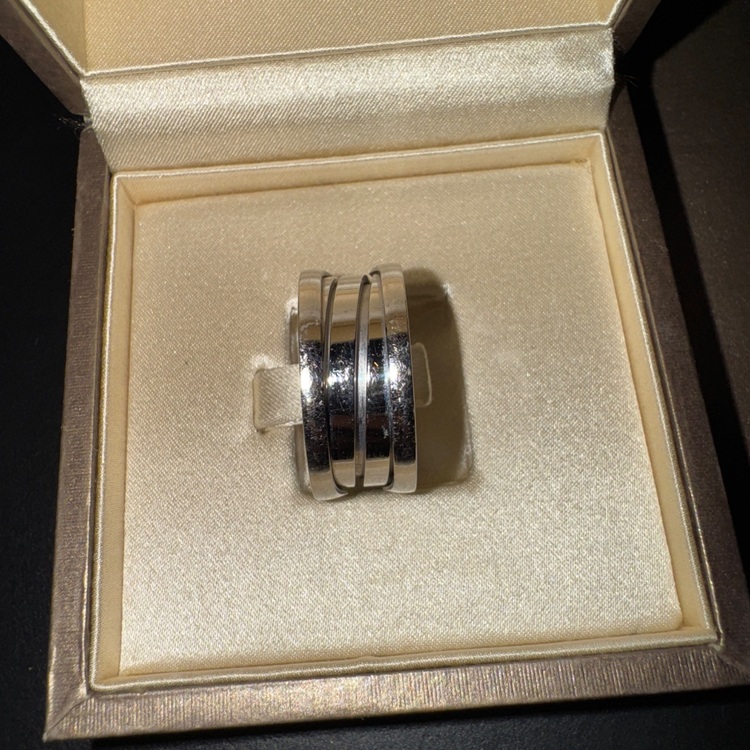 ビーゼロワン（金・貴金属）の商品画像 - 査定依頼日：2025年11月9日 - 最高査定価格：129,000円