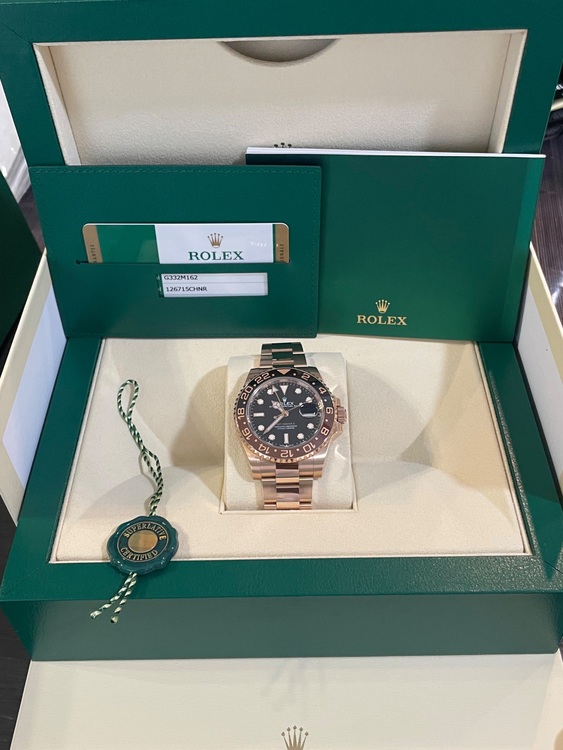 ロレックス GMTマスター 126715CHNr（高級時計）の商品画像 - 査定依頼日：2025年8月27日 - 最高査定価格：5,320,000円