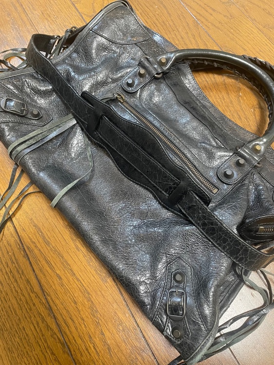 バレンシアガ  （ブランドバッグ）の商品画像 - 査定依頼日：2025年11月15日 - 最高査定価格：120,000円