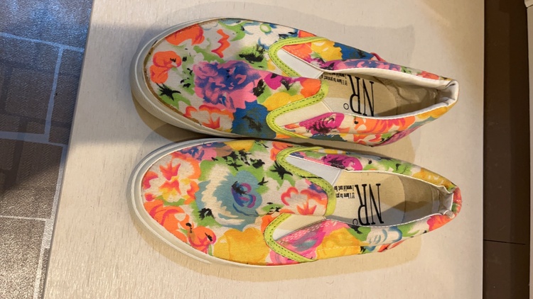 スニーカー（古着・ファッション）の商品画像 - 査定依頼日：2026年2月5日 - 最高査定価格：100,000円