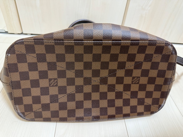 ダミエ エベヌ シエナ MM サッチェルバッグ（ブランドバッグ）の商品画像 - 査定依頼日：2025年8月10日 - 最高査定価格：100,000円