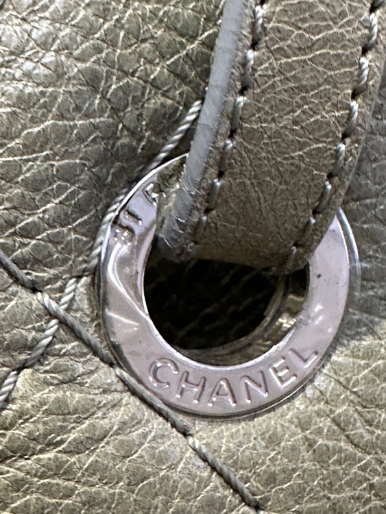 CHANEL オンザロード（ブランドバッグ）の商品画像 - 査定依頼日：2026年3月30日 - 最高査定価格：170,000円