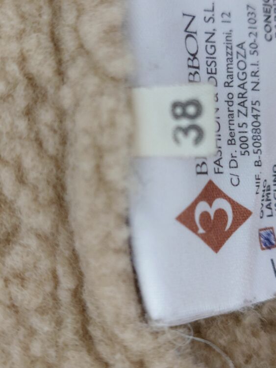 ブルーリボン社のムートンコート（古着・ファッション）の商品画像 - 査定依頼日：2025年10月25日 - 最高査定価格：1,000円