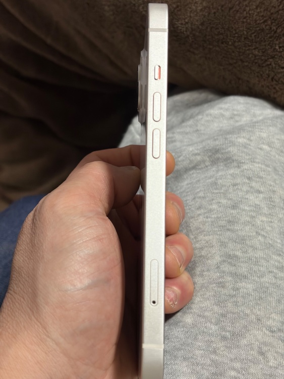 iPhone13 256GB ホワイト（スマホ）の商品画像 - 査定依頼日：2026年2月14日 - 最高査定価格：39,000円