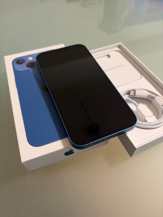 iPhone 13 128GB docomo（スマホ）の商品画像 - 査定依頼日：2026年1月24日 - 最高査定価格：39,000円