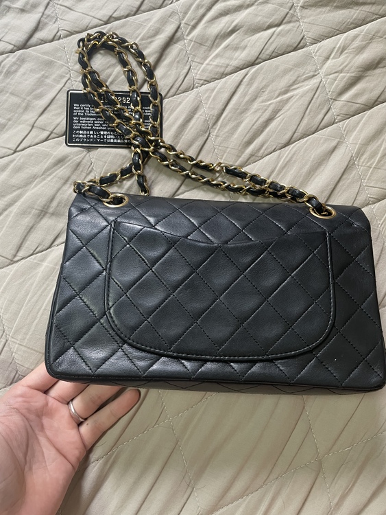  ダブルフラップ チェーン ショルダーバッグ（ブランドバッグ）の商品画像 - 査定依頼日：2022年9月11日 - 最高査定価格：400,000円