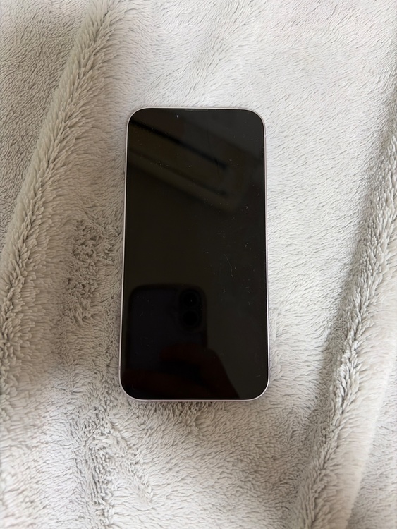 iPhone iPhone 14 128GB SIMフリー（スマホ）の商品画像 - 査定依頼日：2026年6月29日 - 最高査定価格：43,000円