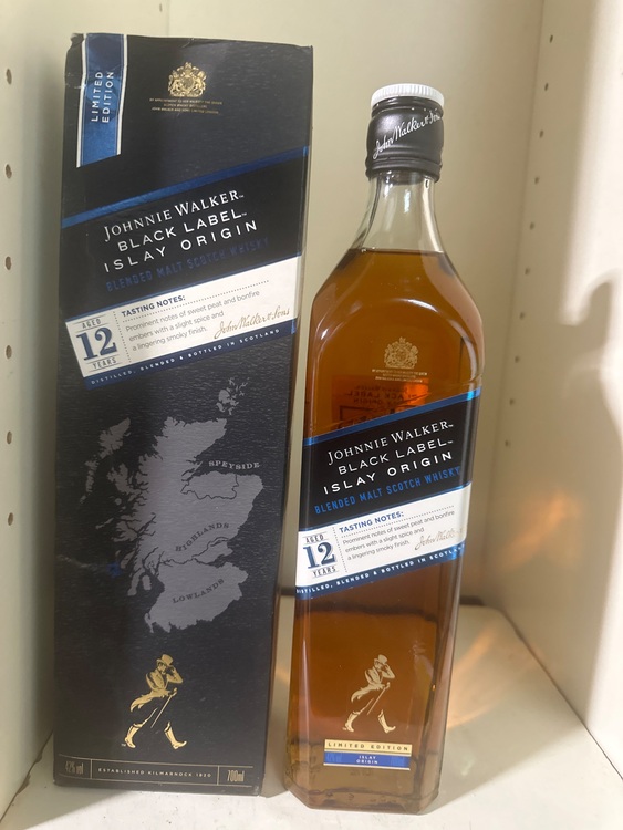 ジョニーウォーカー12年（お酒）の商品画像 - 査定依頼日：2025年8月15日 - 最高査定価格：5,000円