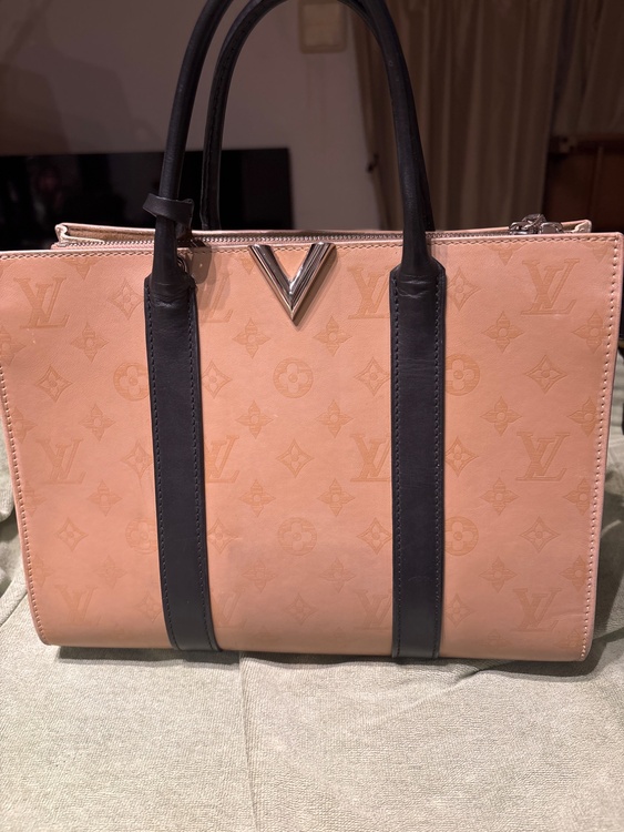 ヴェリートート（ブランドバッグ）の商品画像 - 査定依頼日：2026年3月22日 - 最高査定価格：110,000円