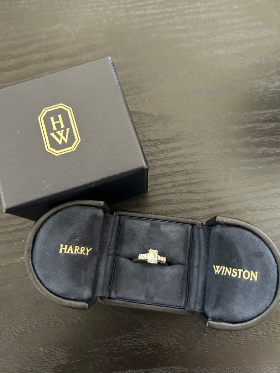 ハリーウィンストン　エメラルドカット（宝石）の商品画像 - 査定依頼日：2023年7月5日 - 最高査定価格：800,000円