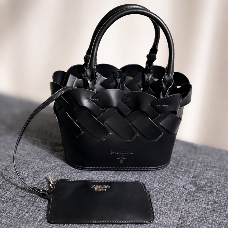 1bg318 PRADA トレス（ブランドバッグ）の商品画像 - 査定依頼日：2026年4月6日 - 最高査定価格：134,000円