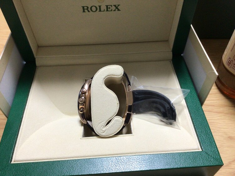 116515LN（高級時計）の商品画像 - 査定依頼日：2025年1月18日 - 最高査定価格：5,600,000円