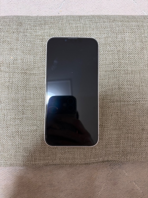 iPhone 13 128GB au（スマホ）の商品画像 - 査定依頼日：2025年10月28日 - 最高査定価格：30,000円