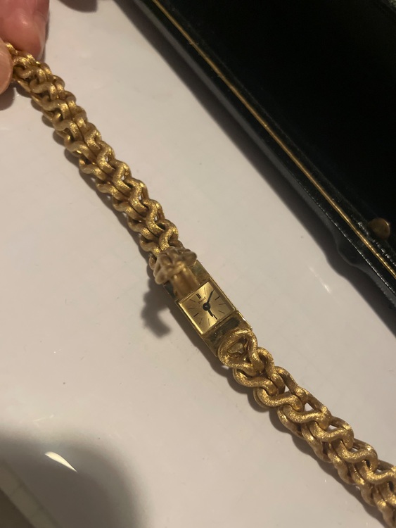 ピアジェ　金無垢　（高級時計）の商品画像 - 査定依頼日：2025年10月30日 - 最高査定価格：1,350,000円