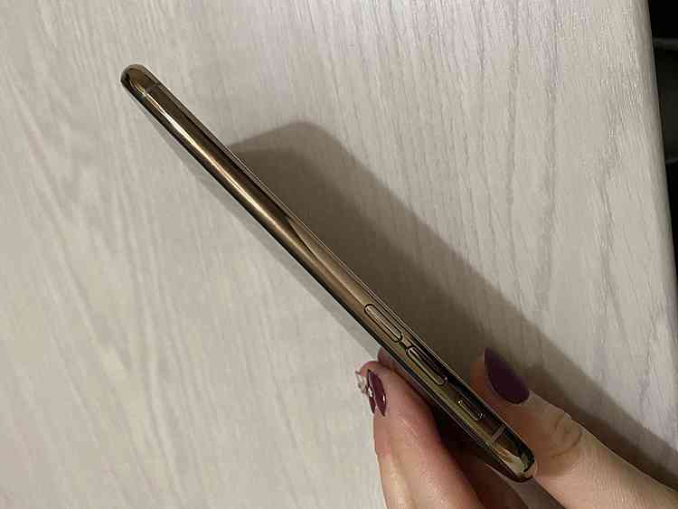 iPhoneXS（スマホ）の商品画像 - 査定依頼日：2019年12月4日 - 最高査定価格：54,000円