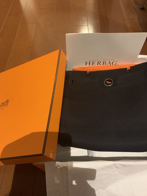 エールバッグPM ショルダー（ブランドバッグ）の商品画像 - 査定依頼日：2022年7月5日 - 最高査定価格：100,000円