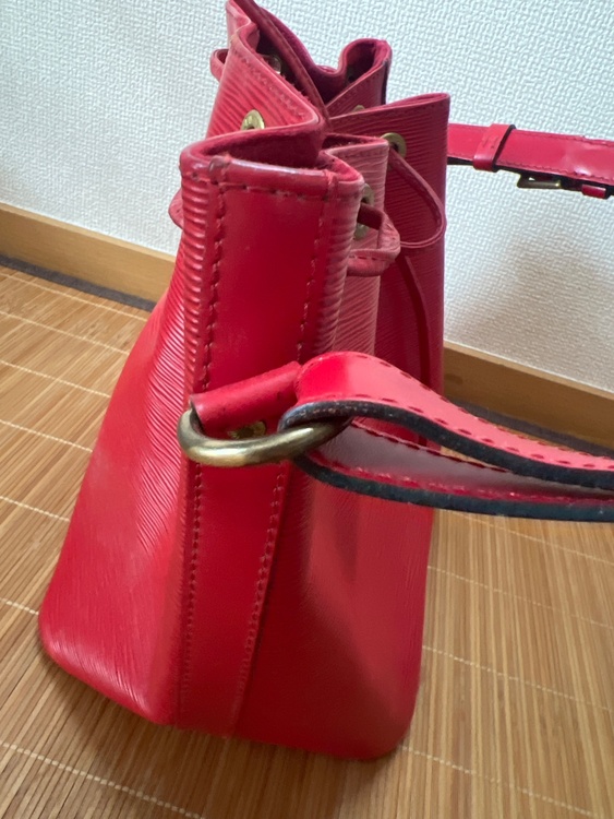 ルイヴィトン エピ（ブランドバッグ）の商品画像 - 査定依頼日：2026年10月6日 - 最高査定価格：35,000円