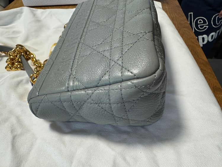 カナージュカロスモール　グレー（ブランドバッグ）の商品画像 - 査定依頼日：2025年7月26日 - 最高査定価格：220,000円