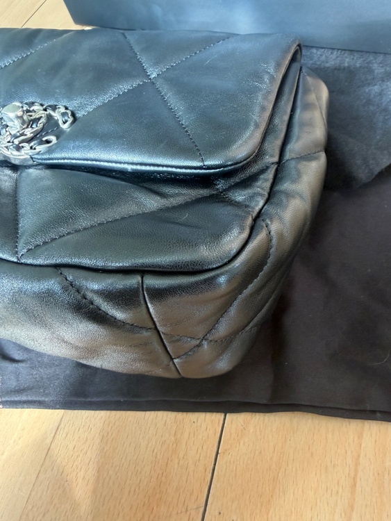 CHANEL19 ラムスキンショルダーバッグ ブラック（ブランドバッグ）の商品画像 - 査定依頼日：2026年2月24日 - 最高査定価格：510,000円