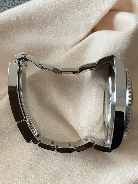 126610LN（高級時計）の商品画像 - 査定依頼日：2025年2月8日 - 最高査定価格：1,970,000円