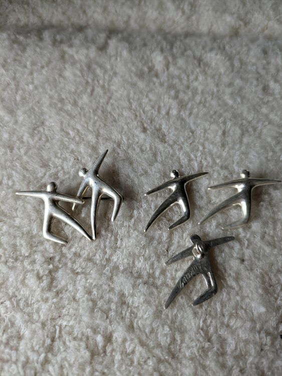 シルバーのブローチとパーツ（金・貴金属）の商品画像 - 査定依頼日：2025年6月3日 - 最高査定価格：3,000円