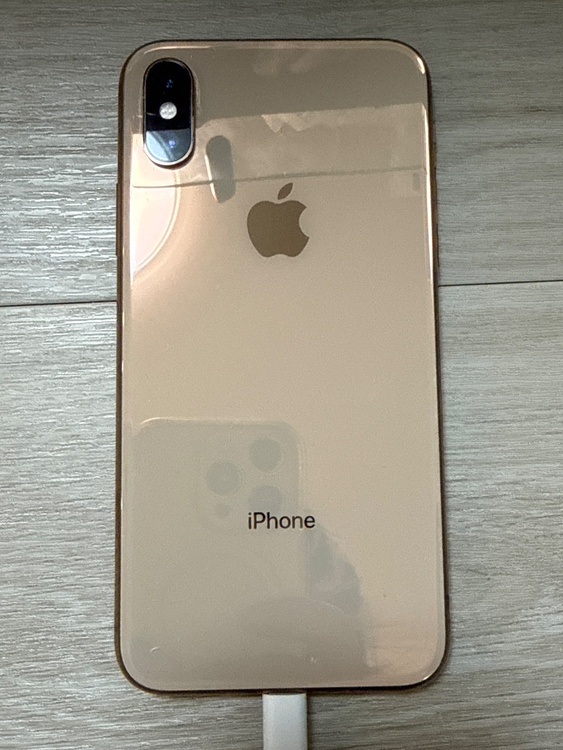 iPhone XS 液晶破損あり258GB（スマホ）の商品画像 - 査定依頼日：2026年4月5日 - 最高査定価格：7,000円