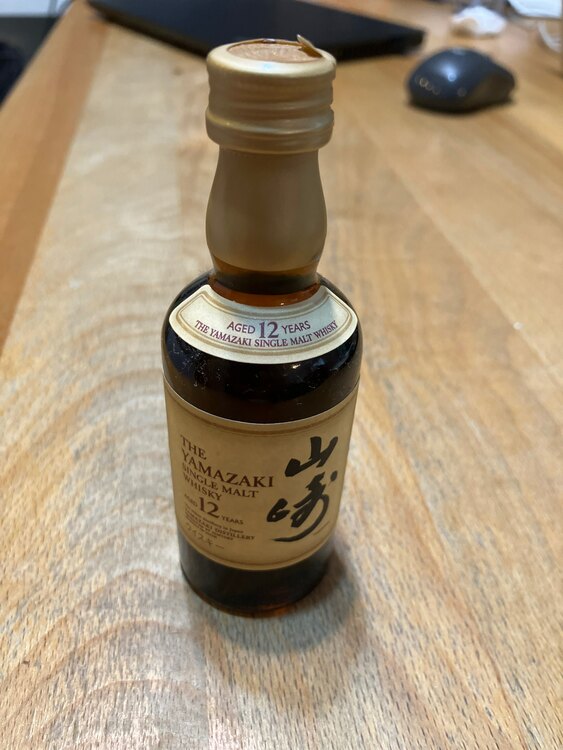 山崎12年　ミニボトル　50ml（お酒）の商品画像 - 査定依頼日：2025年5月30日 - 最高査定価格：1,100円