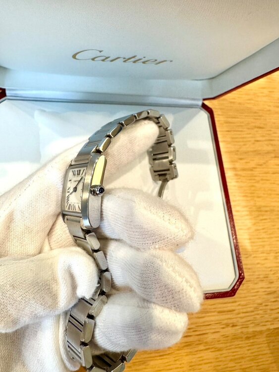 カルティエ タンク W51008Q3　321（高級時計）の商品画像 - 査定依頼日：2024年12月18日 - 最高査定価格：310,000円