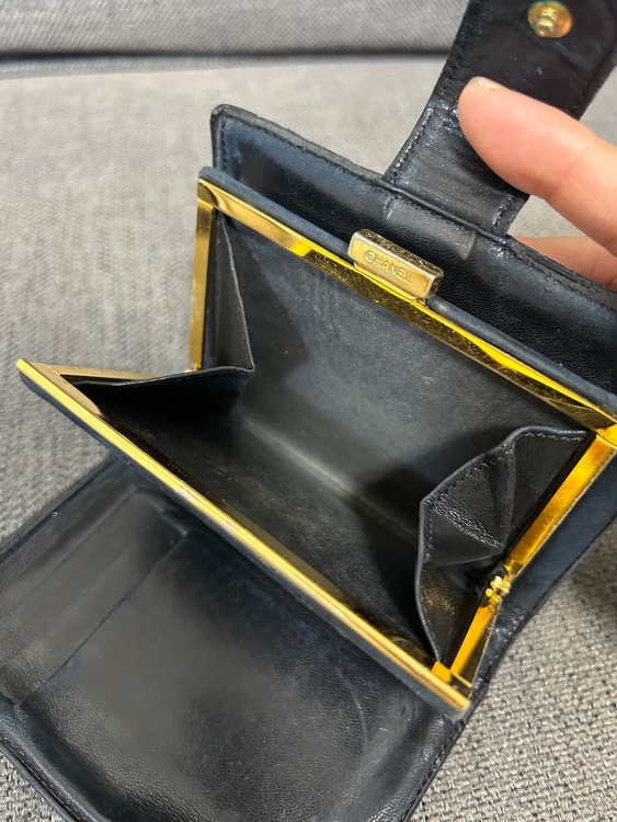CHANEL 財布　折りたたみ（ブランド財布・小物）の商品画像 - 査定依頼日：2026年9月8日 - 最高査定価格：22,000円