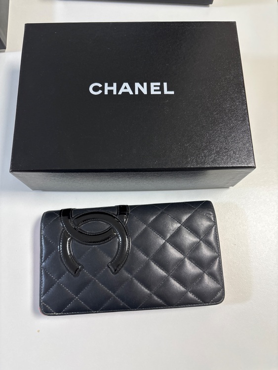 財布（ブランド財布・小物）の商品画像 - 査定依頼日：2025年9月3日 - 最高査定価格：30,000円