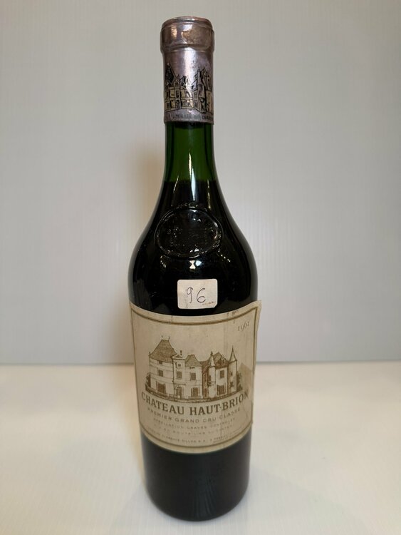 シャトー・オー・ブリオン Chateau Haut-Brion 1961（お酒）の商品画像 - 査定依頼日：2026年7月1日 - 最高査定価格：78,000円