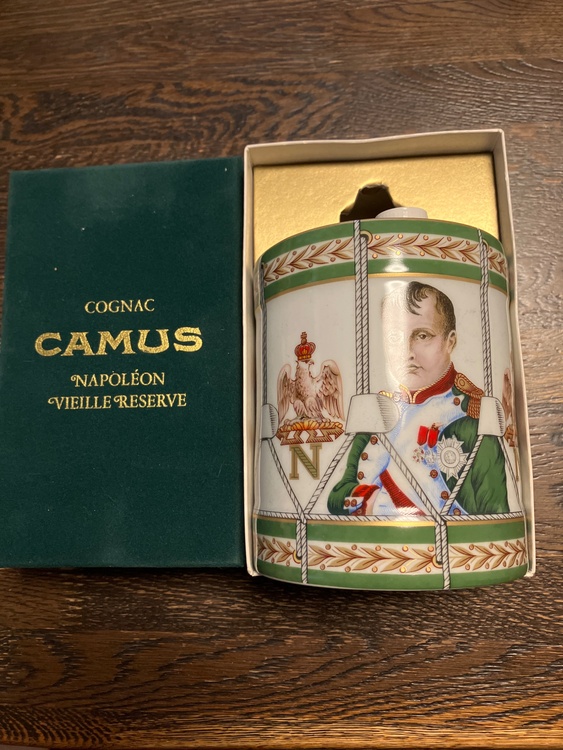 CAMUS（お酒）の商品画像 - 査定依頼日：2026年3月5日 - 最高査定価格：3,500円