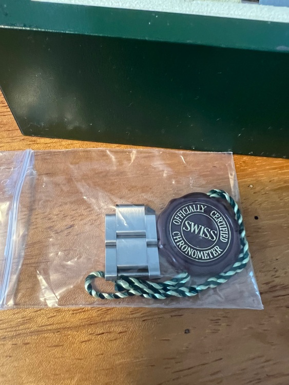 ロレックス サブマリーナー 16610（高級時計）の商品画像 - 査定依頼日：2025年7月27日 - 最高査定価格：1,330,000円