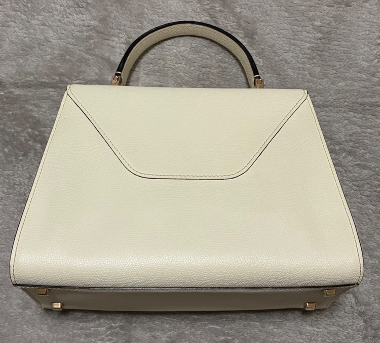 イジィデ・ミディアム（ブランドバッグ）の商品画像 - 査定依頼日：2025年9月6日 - 最高査定価格：25,000円