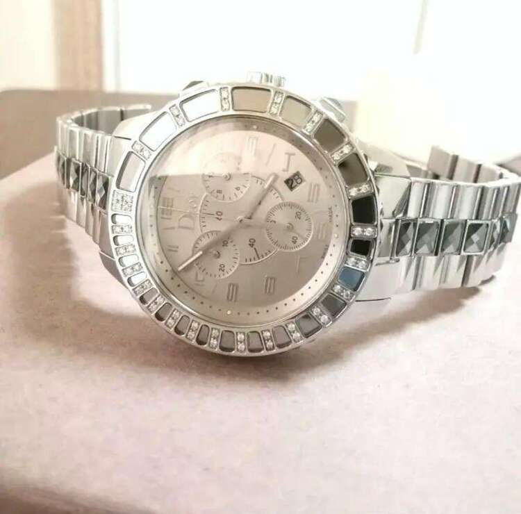 ChristianDior　クリスタル　ダイヤモンドベゼル　クロノグラフ　腕時計（高級時計）の商品画像 - 査定依頼日：2025年5月31日 - 最高査定価格：70,000円