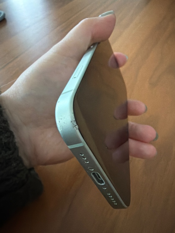 iPhone 15 256GB 楽天モバイル（スマホ）の商品画像 - 査定依頼日：2026年2月28日 - 最高査定価格：60,000円