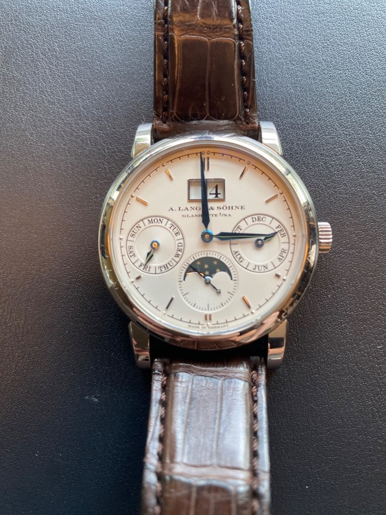 アニュアルカレンダー（高級時計）の商品画像 - 査定依頼日：2025年9月4日 - 最高査定価格：4,750,000円