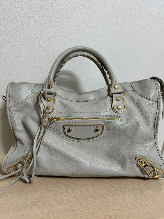 バレンシアガ  （ブランドバッグ）の商品画像 - 査定依頼日：2025年2月13日 - 最高査定価格：90,000円