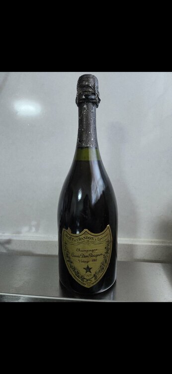 シャンパン ドン・ペリニヨン （お酒）の商品画像 - 査定依頼日：2026年3月17日 - 最高査定価格：30,000円