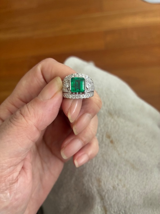 エメラルド指輪（金・貴金属）の商品画像 - 査定依頼日：2026年4月12日 - 最高査定価格：1,000,000円