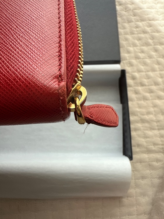 プラダ  （ブランドバッグ）の商品画像 - 査定依頼日：2025年11月18日 - 最高査定価格：30,000円